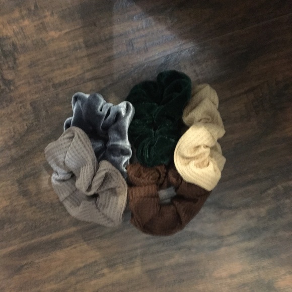 Neutral toned scrunchie set! - Picture 2 of 2